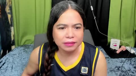 izza  izzasweet online show from April 2026 12:42:01 AM