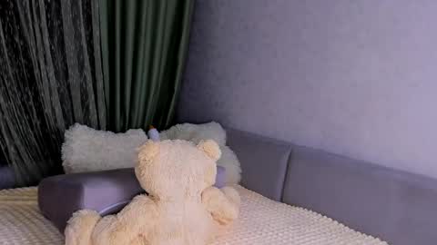 Snapshot of sweet_barbe chatting on May 2026 05:28:02 PM Alice online show from May 2026 05:28:02 PM