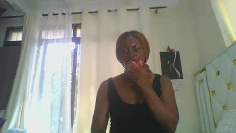 Snapshot of sweet_blackgal chatting on January 2025 12:13:01 PM Lavie online show from January 2025 12:13:01 PM