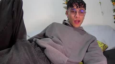 Snapshot of sweet_boy2224 chatting on January 2026 10:58:02 PM sweet_boy2224 online show from January 2026 10:58:02 PM