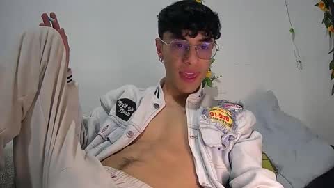 Snapshot of sweet_boy2224 chatting on January 2026 05:11:01 AM sweet_boy2224 online show from January 2026 05:11:01 AM