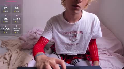 Snapshot of sweet_bunni chatting on February 2026 07:01:02 PM bunni online show from February 2026 07:01:02 PM