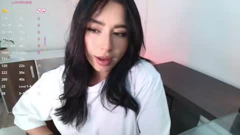 Camila online show from June 2026 09:06:01 PM