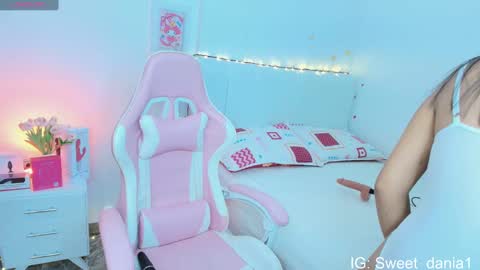 sweet_dania_ online show from September 2025 07:41:01 AM