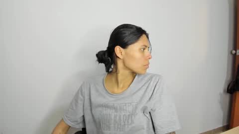 Hanna online show from February 2025 07:06:01 PM