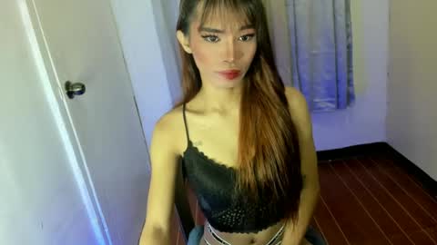 sweet_kyliexx online show from June 2026 06:00:01 AM