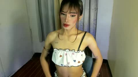 sweet_kyliexx online show from June 2026 05:42:02 AM
