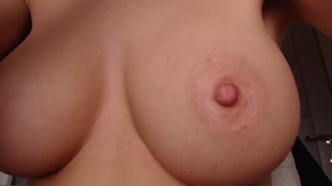 Jen online show from November 2025 07:41:02 AM