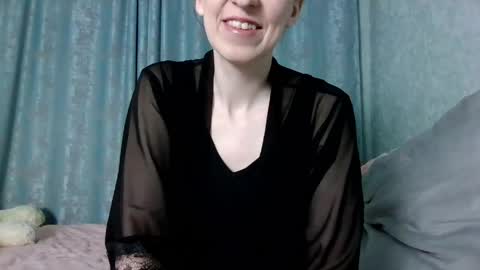 sweet_lilbunny online show from April 2026 04:26:02 PM