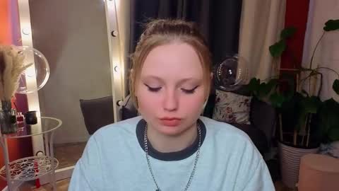 Snapshot of sweet_m1la chatting on February 2026 10:36:01 AM Mikki online show from February 2026 10:36:01 AM