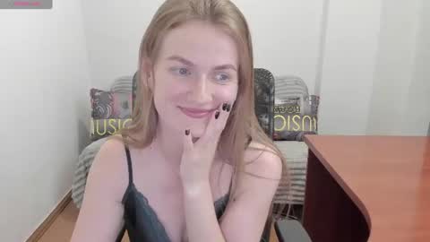 Mila online show from June 2026 06:27:01 PM