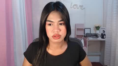 Snapshot of sweet_melonxxx chatting on March 2025 06:27:01 AM Melon online show from March 2025 06:27:01 AM