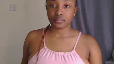 Snapshot of sweet_miah12 chatting on February 2026 12:04:02 PM Queen debby online show from February 2026 12:04:02 PM