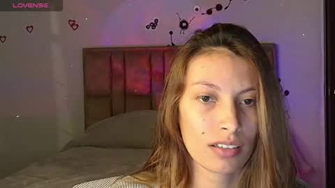 Snapshot of sweet_moon_v_ chatting on January 2026 11:29:02 PM sweet_moon_v_ online show from January 2026 11:29:02 PM