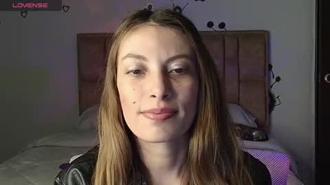 Snapshot of sweet_moon_v_ chatting on January 2026 12:48:02 AM sweet_moon_v_ online show from January 2026 12:48:02 AM