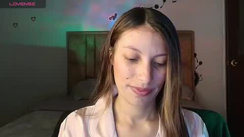 Snapshot of sweet_moon_v_ chatting on January 2026 11:52:01 PM sweet_moon_v_ online show from January 2026 11:52:01 PM