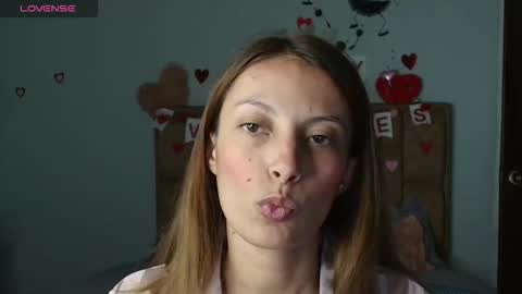 Snapshot of sweet_moon_v_ chatting on February 2026 11:22:01 PM sweet_moon_v_ online show from February 2026 11:22:01 PM