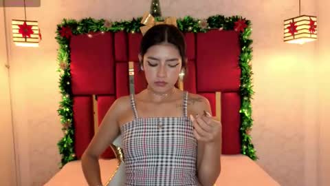 Snapshot of sweet_mussee chatting on December 2025 07:10:01 PM Daniela online show from December 2025 07:10:01 PM