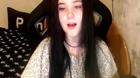 Snapshot of sweet_my_dream chatting on February 2026 02:11:02 PM sweet_my_dream online show from February 2026 02:11:02 PM