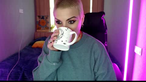 sweet_n_strong online show from May 2026 11:38:02 AM
