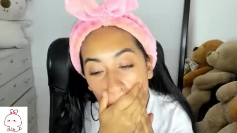 Nhaomy online show from September 2025 07:47:01 PM