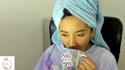 Nhaomy online show from September 2025 11:54:02 AM