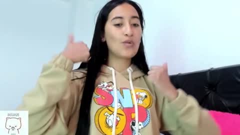 Nhaomy online show from November 2025 07:37:01 PM