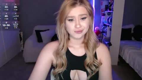 Snapshot of sweet_nicole_333 chatting on March 2026 01:29:02 PM sweet_nicole_333 online show from March 2026 01:29:02 PM