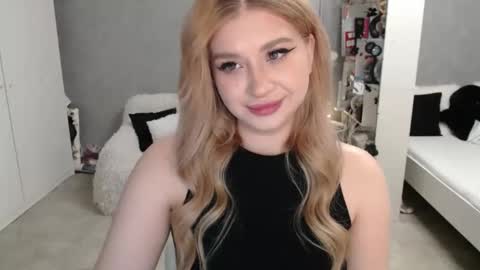 Snapshot of sweet_nicole_333 chatting on March 2026 09:23:02 AM sweet_nicole_333 online show from March 2026 09:23:02 AM