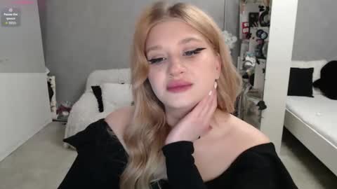 Snapshot of sweet_nicole_333 chatting on March 2026 09:20:01 AM sweet_nicole_333 online show from March 2026 09:20:01 AM