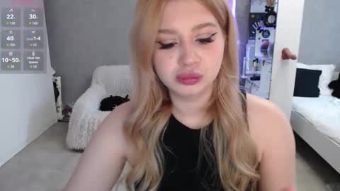 Snapshot of sweet_nicole_333 chatting on April 2026 07:28:02 AM sweet_nicole_333 online show from April 2026 07:28:02 AM