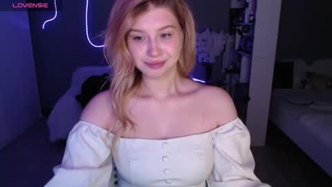 sweet_nicole_333 online show from May 2026 11:52:02 AM