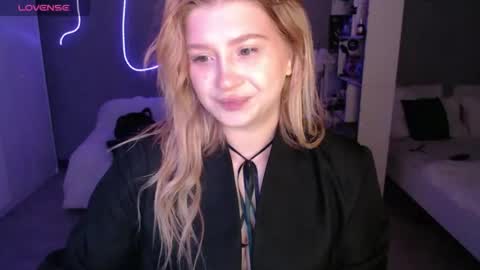 sweet_nicole_333 online show from May 2026 06:49:02 PM