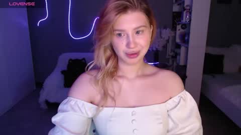 sweet_nicole_333 online show from June 2026 10:21:02 AM