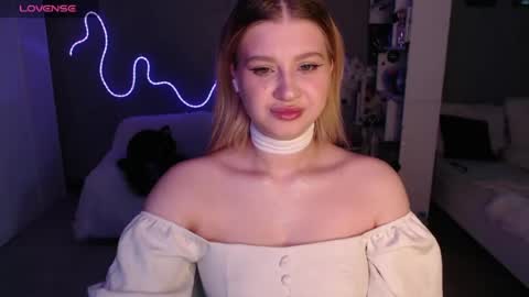 sweet_nicole_333 online show from June 2026 09:18:02 AM