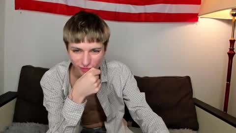 Snapshot of sweet_peach__ chatting on December 2024 10:12:01 PM kira online show from December 2024 10:12:01 PM