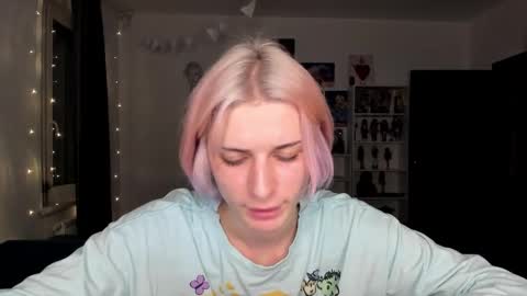 Snapshot of sweet_peach__ chatting on November 2025 10:32:01 PM kira online show from November 2025 10:32:01 PM