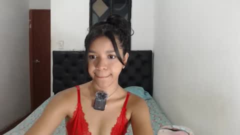 Snapshot of sweet_petite15 chatting on May 2026 12:12:01 PM petite sweet online show from May 2026 12:12:01 PM