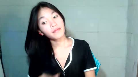 Snapshot of sweet_reyan2003 chatting on May 2026 02:14:01 PM REYAN online show from May 2026 02:14:01 PM