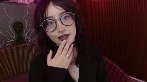 Roxanee online show from April 2026 09:57:02 PM
