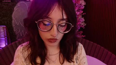Roxanee online show from May 2026 09:12:02 PM