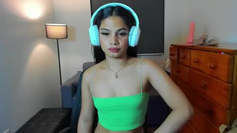 Snapshot of sweet_scarllet12 chatting on December 2024 04:21:02 PM SCARLLET online show from December 2024 04:21:02 PM