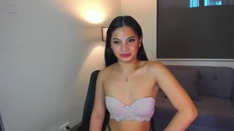 Snapshot of sweet_scarllet12 chatting on December 2024 11:07:02 PM SCARLLET online show from December 2024 11:07:02 PM