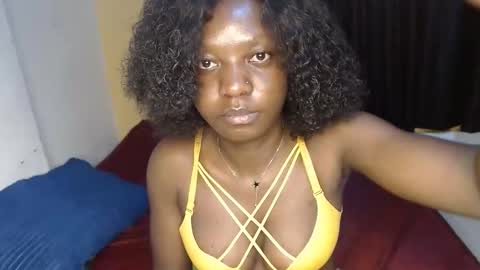 ellanah Tracie online show from October 2025 12:00:01 AM