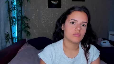 Start 18 year  Noa 19 year online show from March 2025 10:13:02 AM