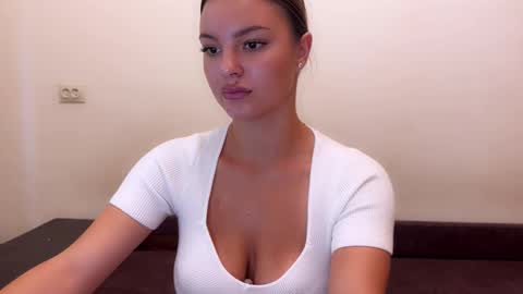 Snapshot of sweet_strawberr chatting on September 2025 06:15:02 AM sweet_strawberr online show from September 2025 06:15:02 AM