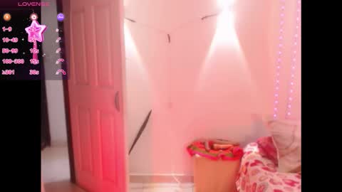 Snapshot of sweet_susy999 chatting on November 2025 07:02:01 PM susy 222 online show from November 2025 07:02:01 PM