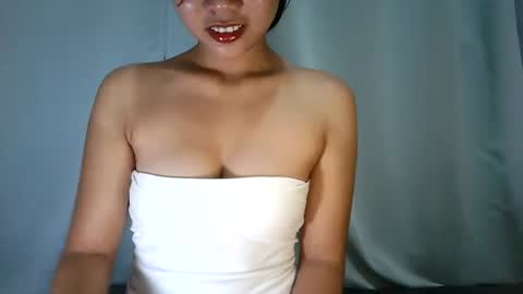sweet_thea19 online show from October 2025 05:57:02 PM