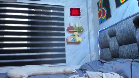 Isabella online show from November 2025 09:02:02 PM