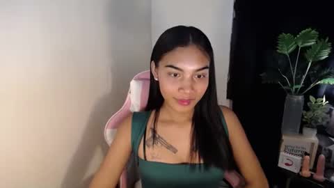 Snapshot of sweet_trishaxx chatting on November 2025 04:31:02 PM Trisha online show from November 2025 04:31:02 PM